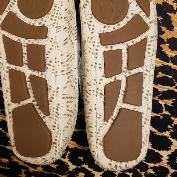 Shoes - Picture 2 of 3